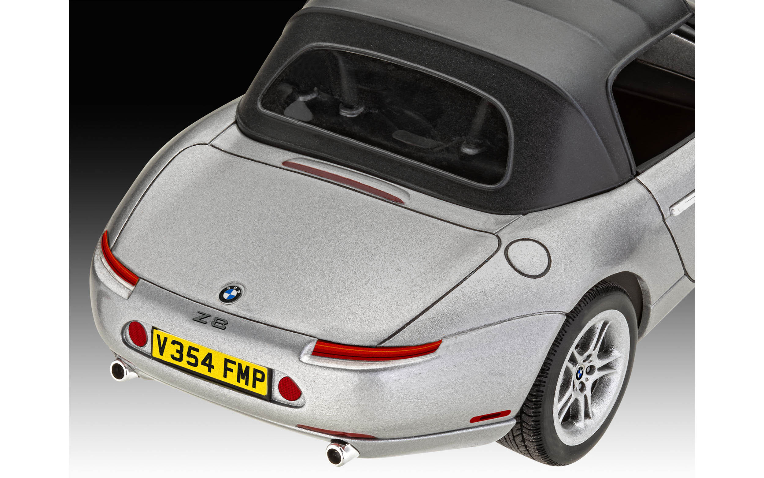 James Bond BMW Z8 - Model Set - Revell 05662 | kingshobby.com