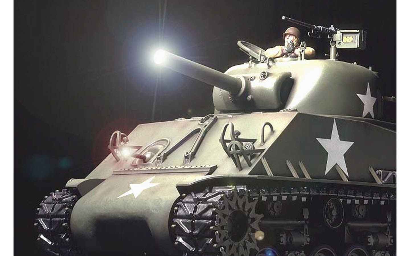 RC M4 Sherman 105mm Howitzer, Full-Option Kit - Tamiya 56014