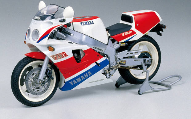 Yamaha FZR750R OW01 Kit - Tamiya 14058 | kingshobby.com