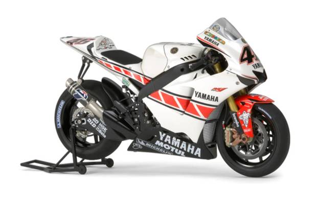 Yamaha YZR-M1 Valencia - Tamiya 21224 | kingshobby.com