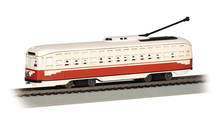 PTC Silver and Cream - PCC Streetcar - Bachmann Trains 62999
